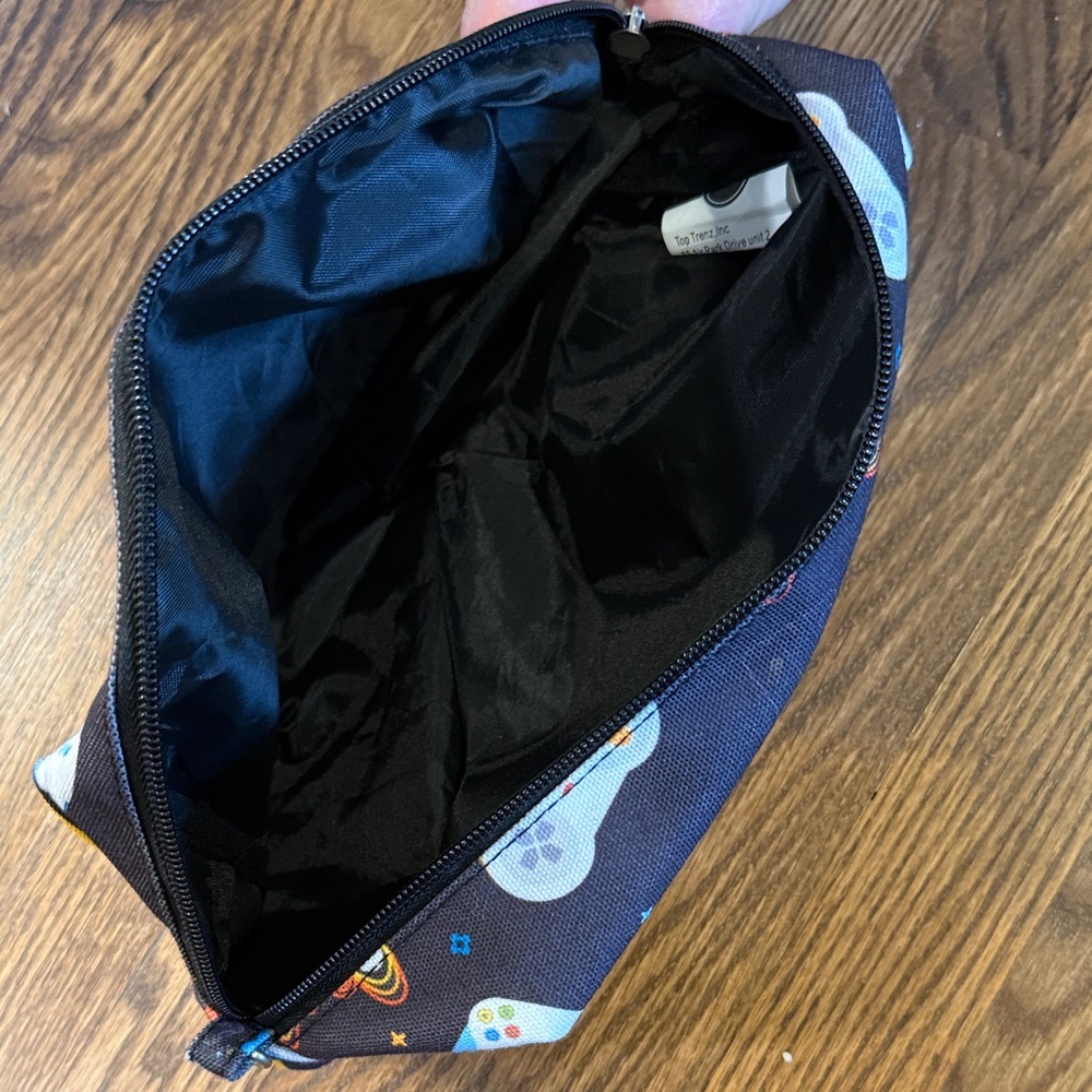Top Trenz Game Controller Pattern Pouch - Picture 3 of 4
